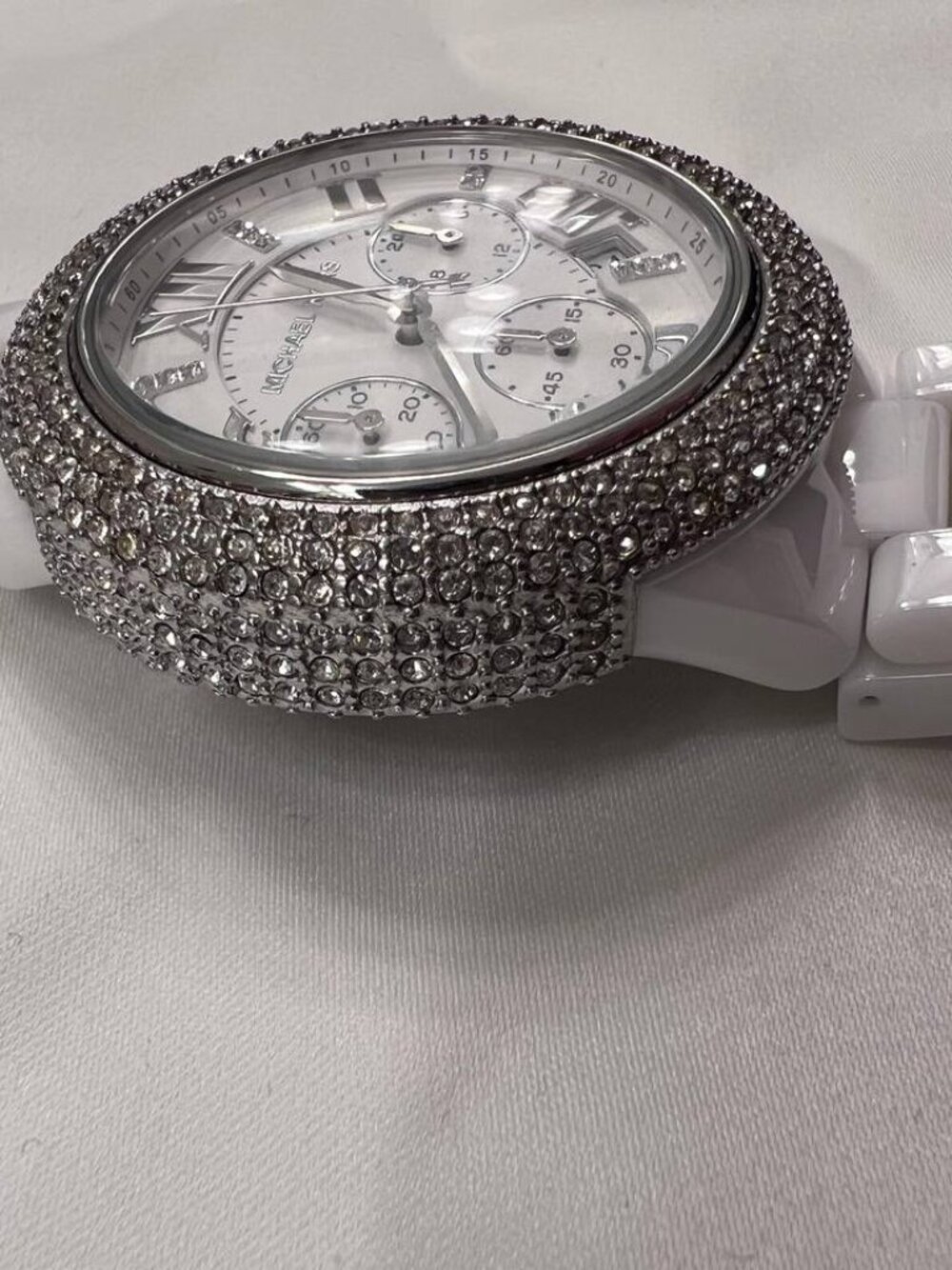 Michael Kors White Ceramic Quartz Chronograph Crystals - Picture 4 of 4